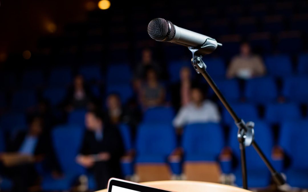 Quelles sont les 6 croyances limitantes quand on doit prendre la parole en public ?